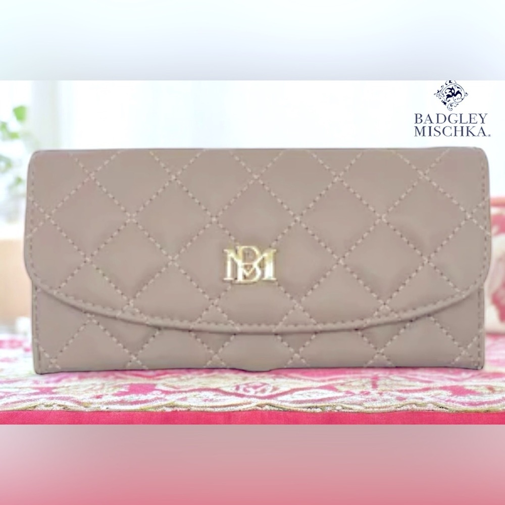 NWT Badgley Mischka Taupe Long Card Wallet